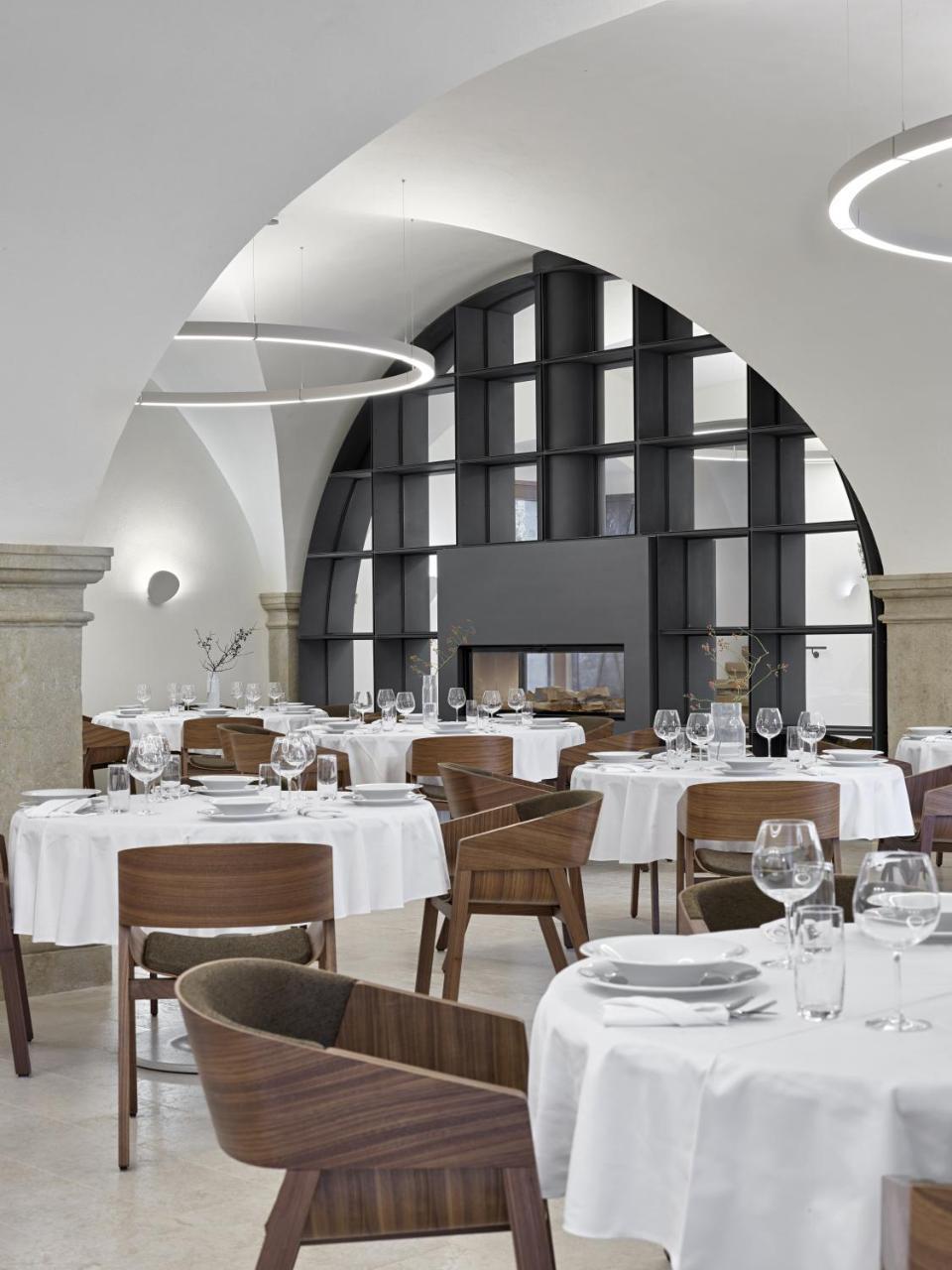 Lotrinsky Hotel Велке Біловіце Екстер'єр фото