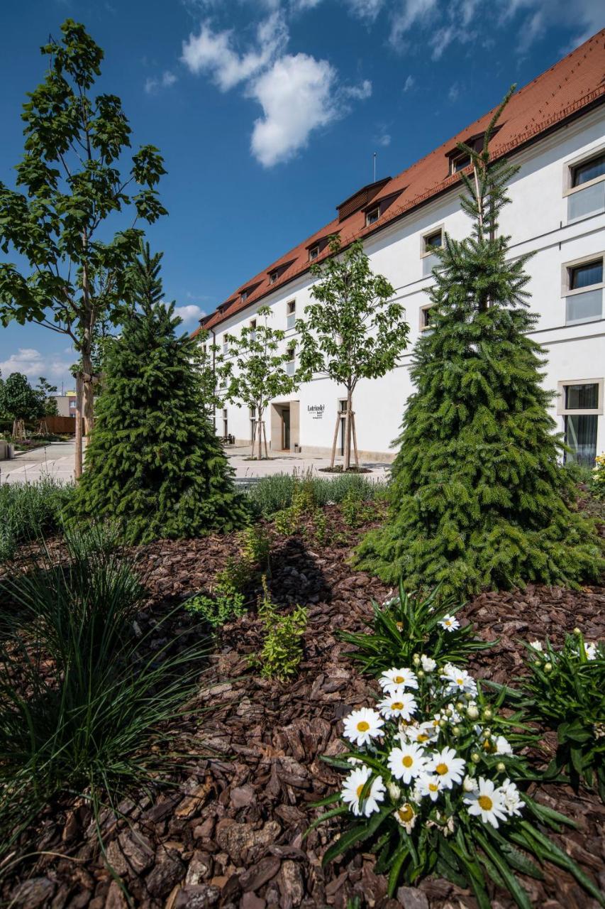 Lotrinsky Hotel Велке Біловіце Екстер'єр фото