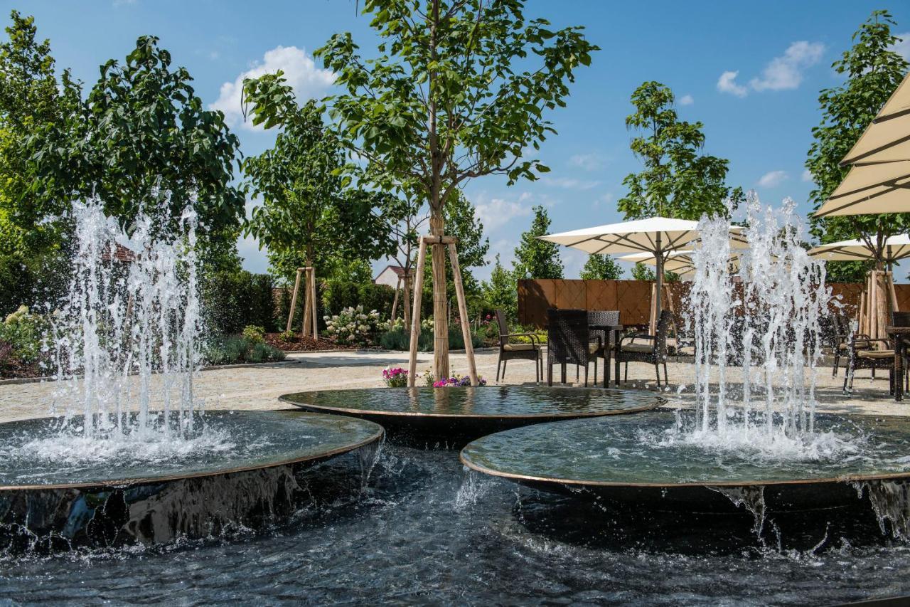 Lotrinsky Hotel Велке Біловіце Екстер'єр фото